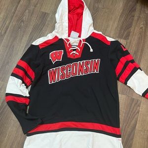 women’s wisconsin badgers hockey sweater